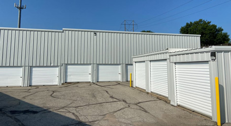 StorageMart NE Davidson Rd Kansas City drive up self storage